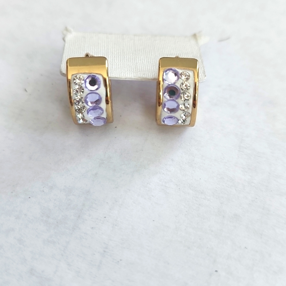 Women earing